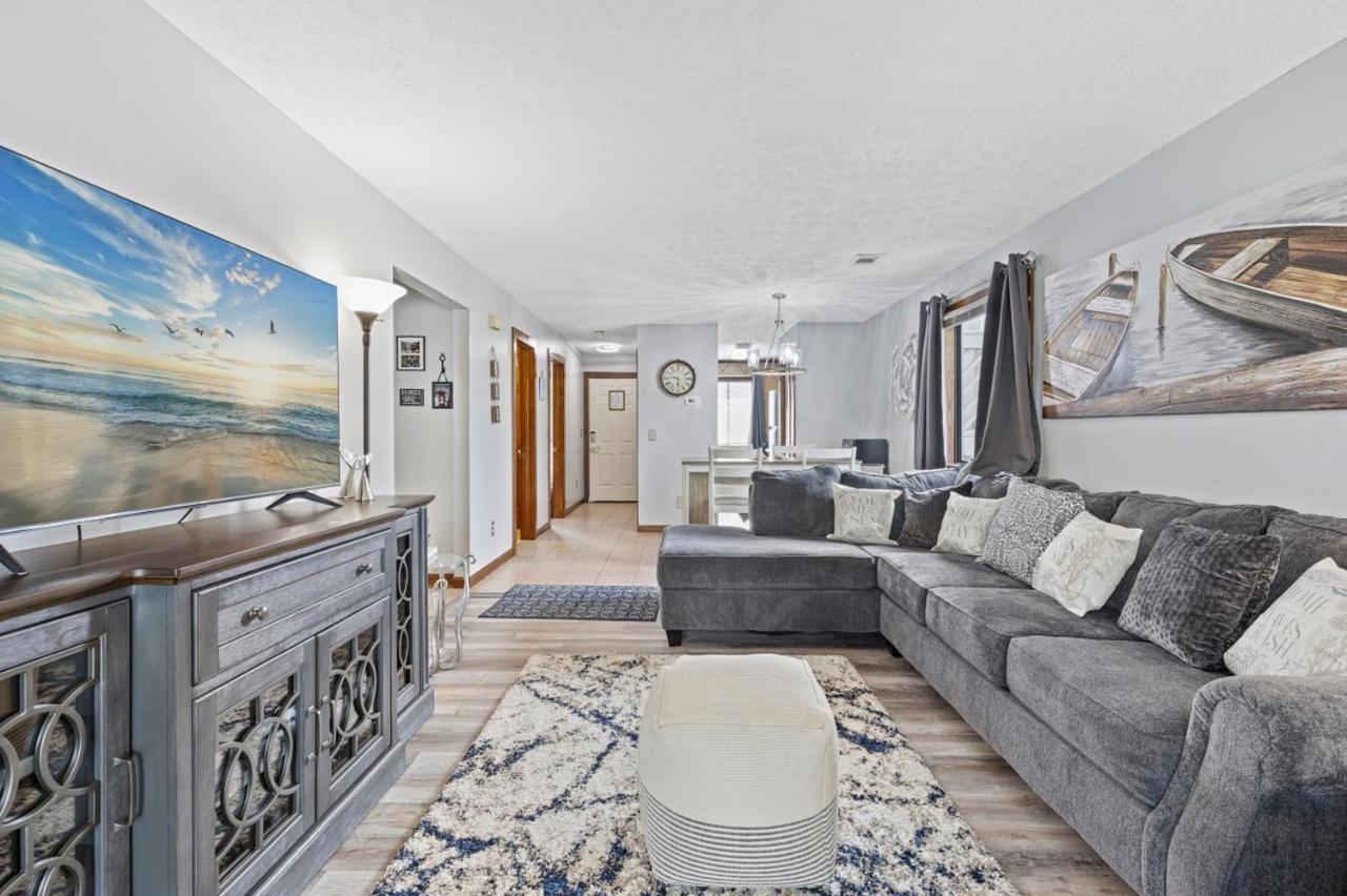 Spacious Modern Condo - 1St Floor - One Block To The Beach Мертл-Біч Екстер'єр фото