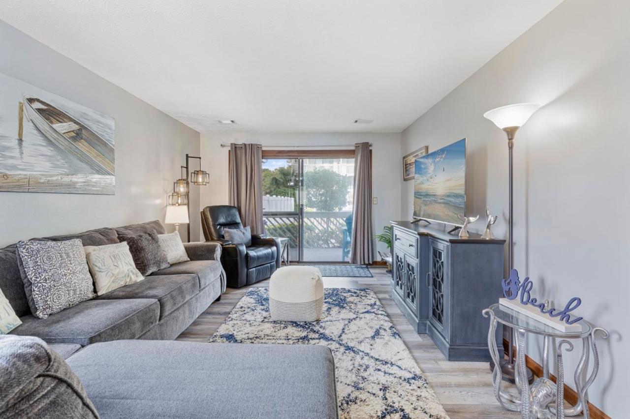 Spacious Modern Condo - 1St Floor - One Block To The Beach Мертл-Біч Екстер'єр фото